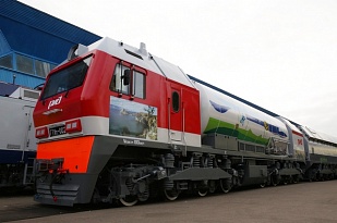 Mainline gas turbine locomotive. MGTL-11600